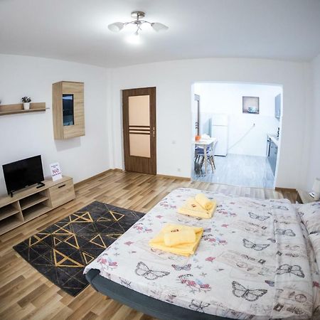 Travel Homzzz Apartments Târgu-Mureş Eksteriør bilde