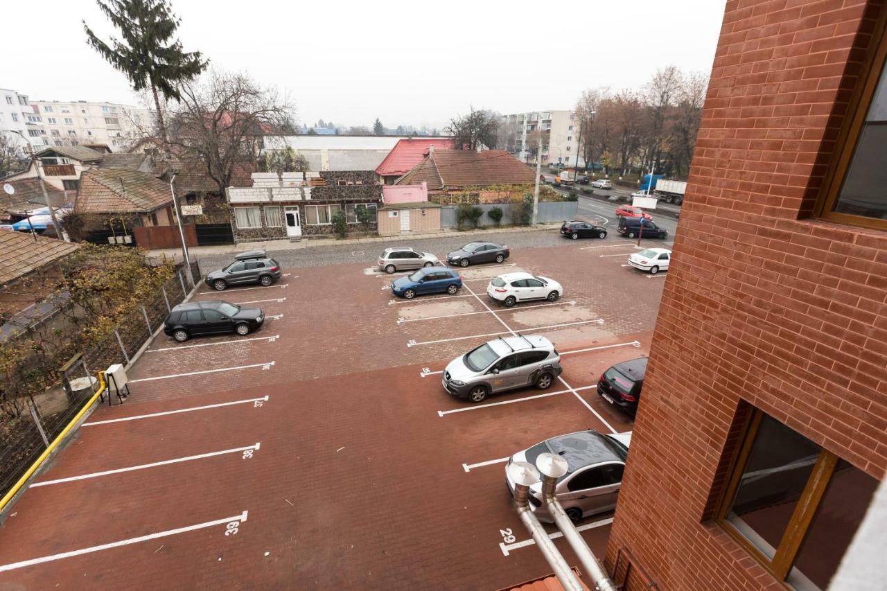 Travel Homzzz Apartments Târgu-Mureş Eksteriør bilde