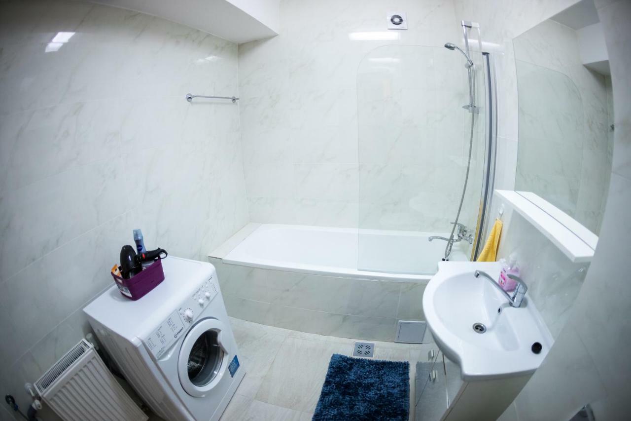 Travel Homzzz Apartments Târgu-Mureş Eksteriør bilde