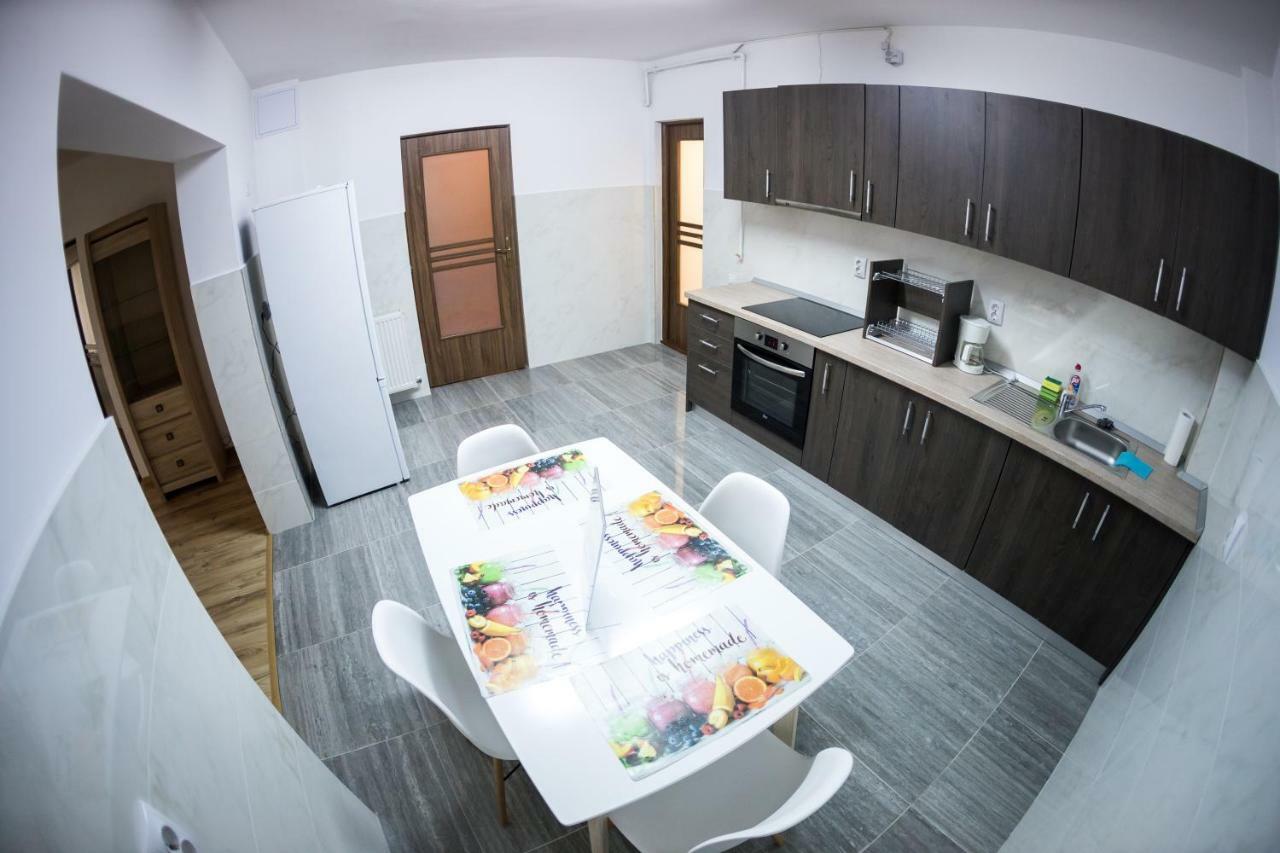 Travel Homzzz Apartments Târgu-Mureş Eksteriør bilde